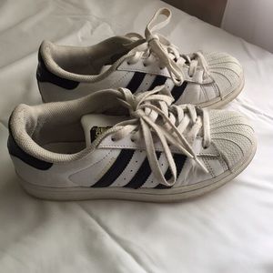 Classic Adidas Superstar Sneakers 🏀